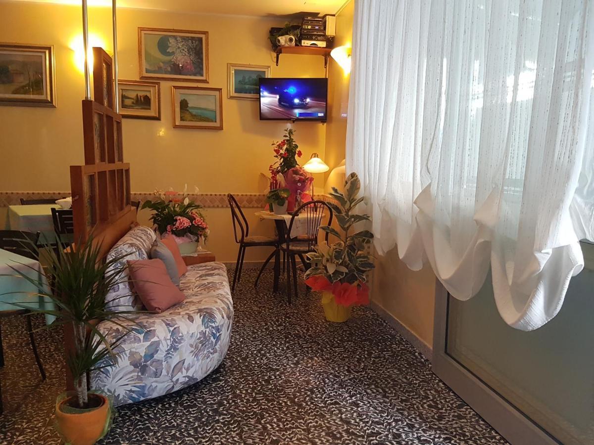 Hotel Villa Ersilia Rimini B&B Exterior photo