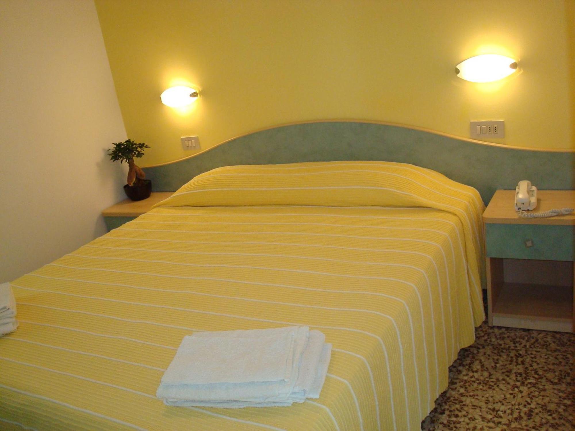 Hotel Villa Ersilia Rimini B&B Exterior photo