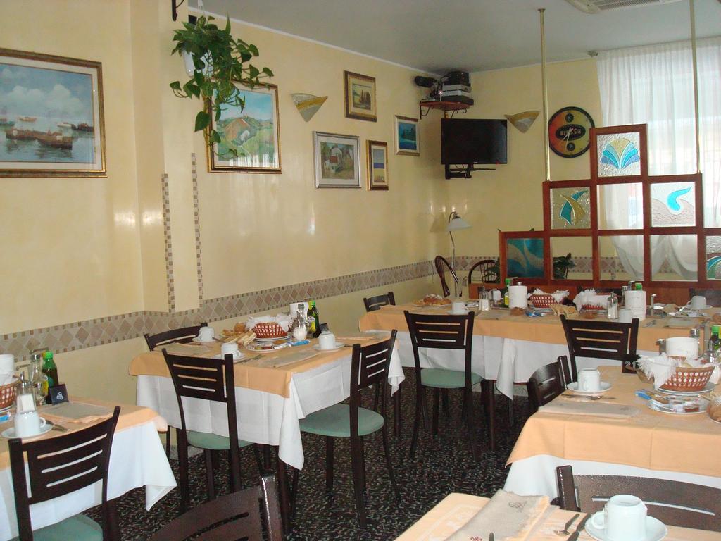 Hotel Villa Ersilia Rimini B&B Exterior photo